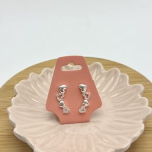 Brinco ear cuff corações cravejados cristal